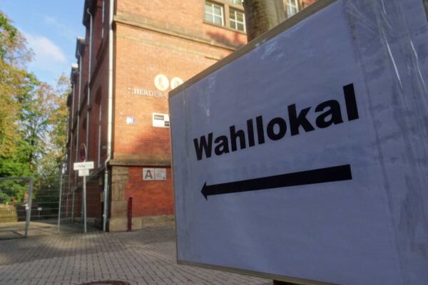 Das Wahllokal Herdergymnasium in Minden. Foto: Stefan Schröder